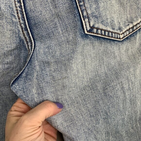 American Eagle Outfitter Tomgirl Light Wash Distressed Jeans Size 2R - Picture 4 of 9